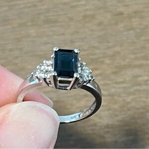 Elegant white gold sapphire and diamond 💎 Ring